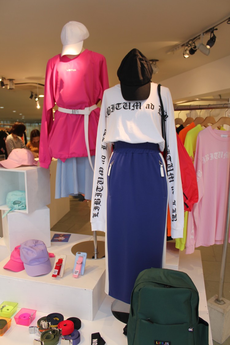 大阪の服飾専門学生による韓国ブランドセレクトショップ Colos カラス Klg