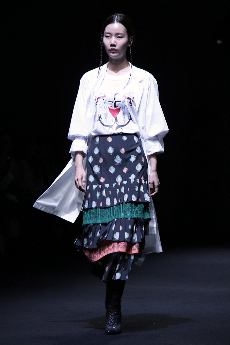 Iz One のメンバーも出席した Bigpark の華やかなコレクションをレポート Klg